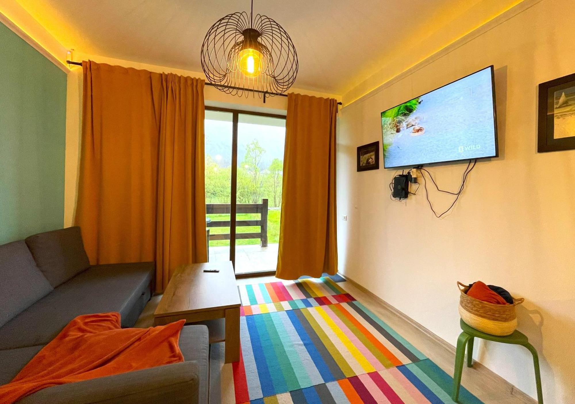 Cozy Riverfront Apartments With Garden And Mountain View Busteni Luaran gambar