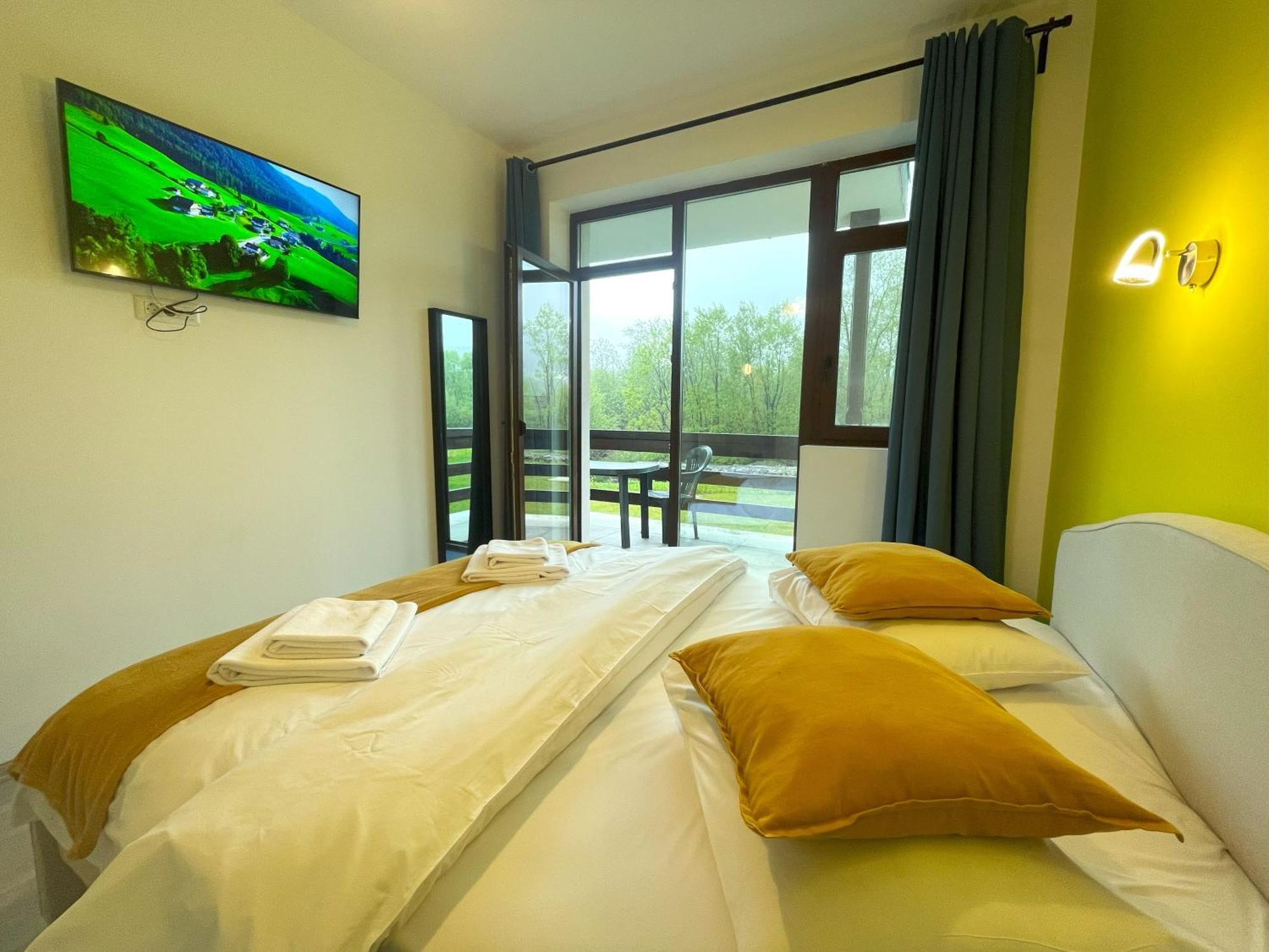 Cozy Riverfront Apartments With Garden And Mountain View Busteni Luaran gambar