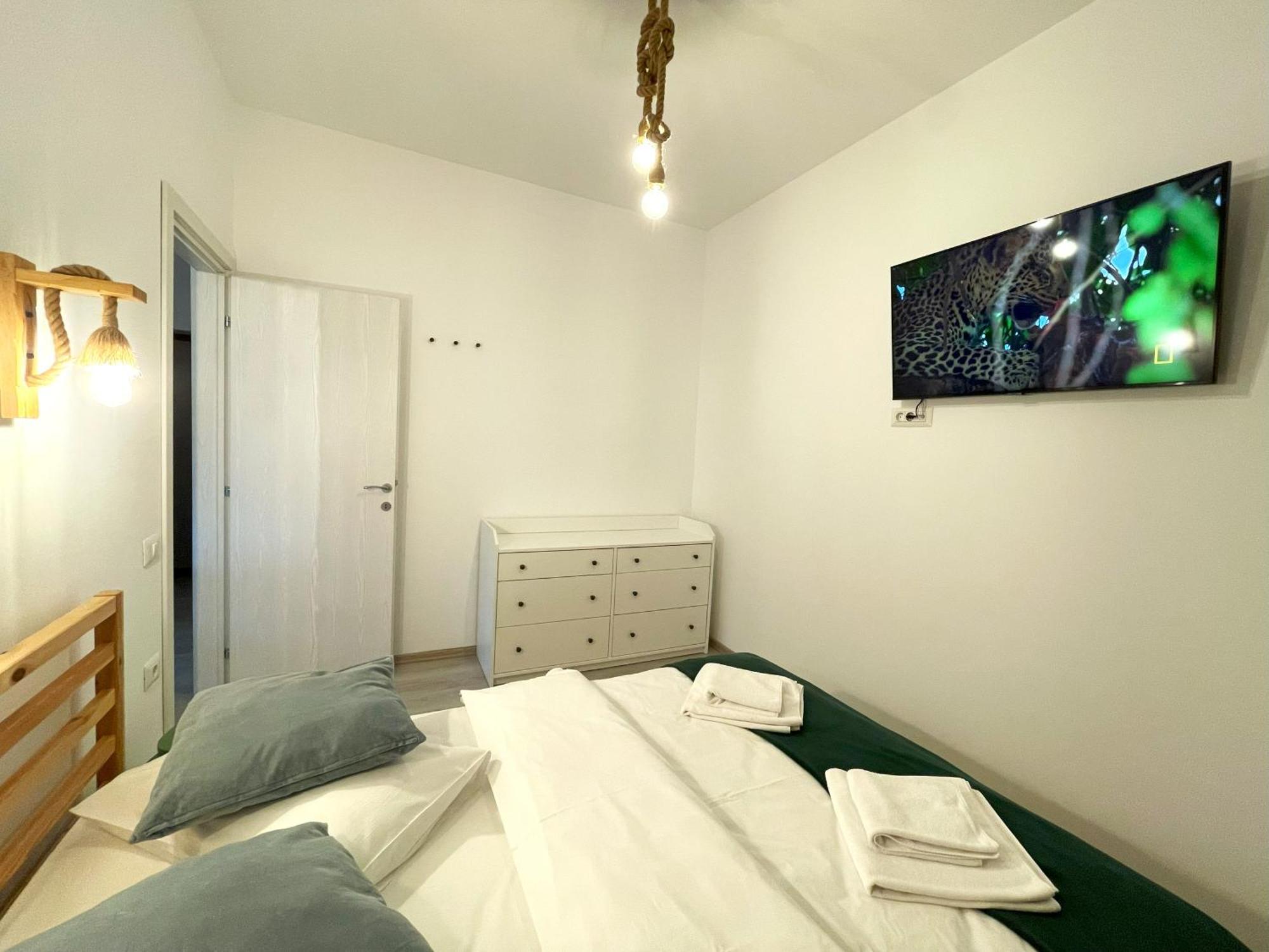 Cozy Riverfront Apartments With Garden And Mountain View Busteni Luaran gambar